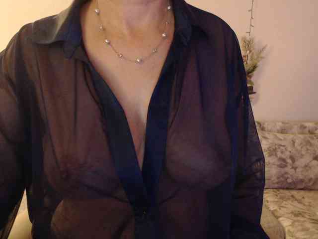 goodSnowQueen webcam