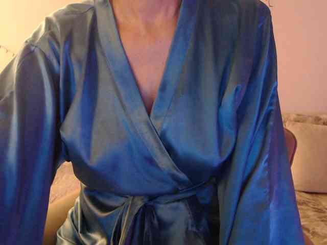 goodSnowQueen webcam