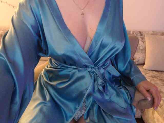 goodSnowQueen goodSnowQueen