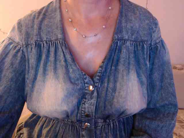 goodSnowQueen webcam