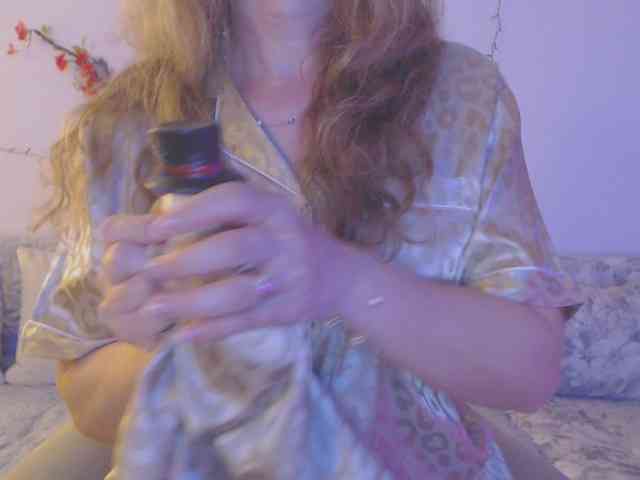 goodSnowQueen webcam