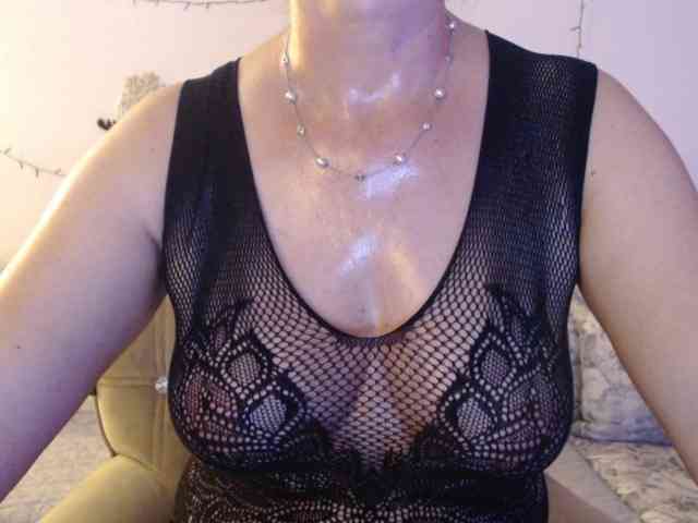 goodSnowQueen webcam