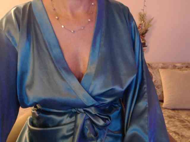 goodSnowQueen webcam