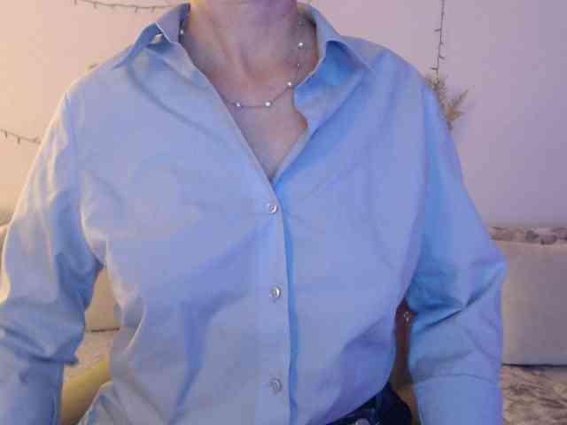 goodSnowQueen webcam