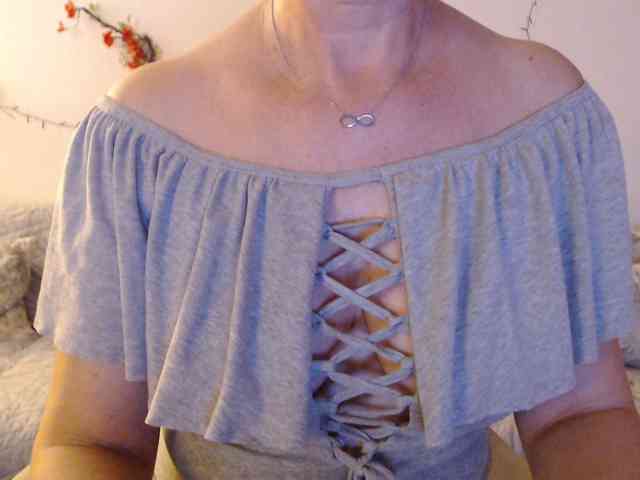 goodSnowQueen webcam