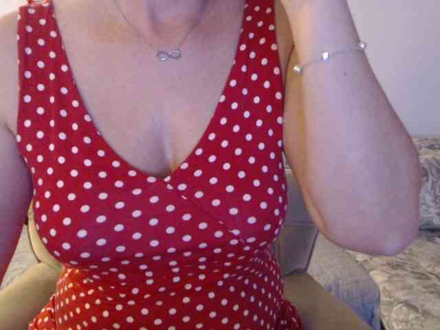 goodSnowQueen webcam