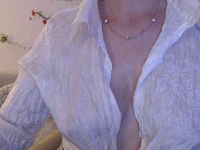 goodSnowQueen webcam