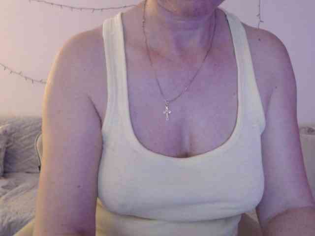 goodSnowQueen Live Webcam on BongaCams