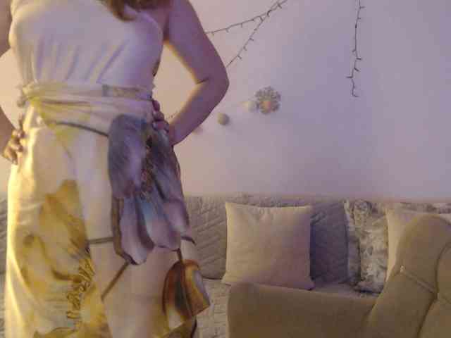 goodSnowQueen webcam