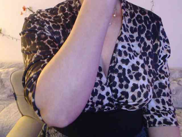 goodSnowQueen webcam
