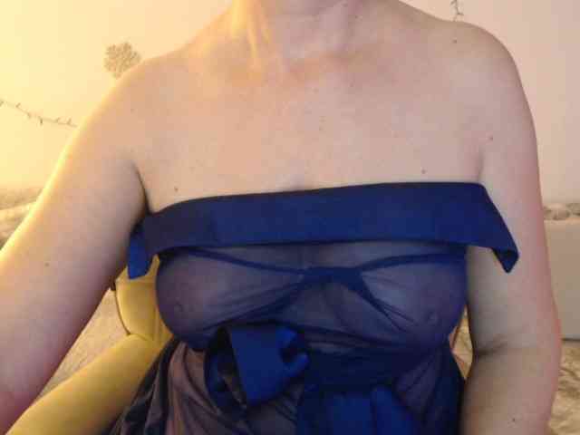 goodSnowQueen webcam