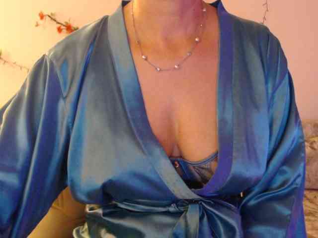 goodSnowQueen webcam