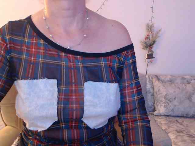 goodSnowQueen webcam