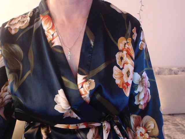 goodSnowQueen webcam