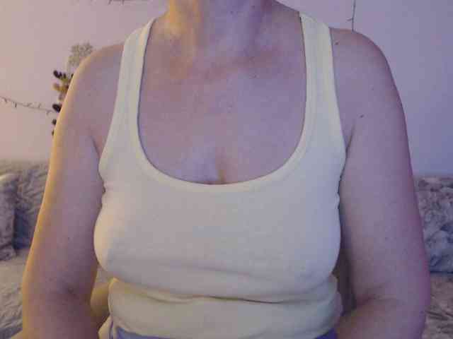 goodSnowQueen webcam