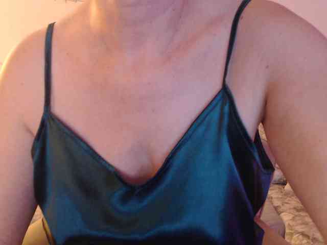 goodSnowQueen webcam