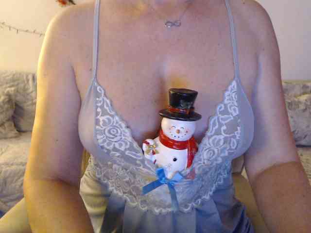 goodSnowQueen webcam
