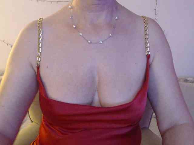 goodSnowQueen webcam