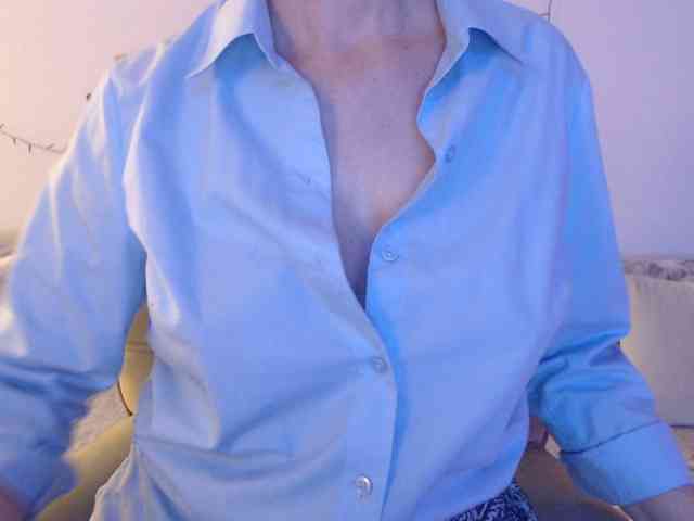 goodSnowQueen webcam