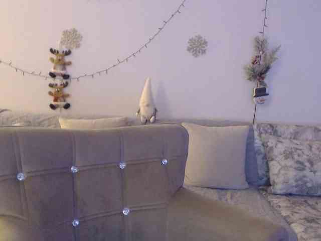 goodSnowQueen webcam