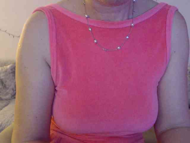 goodSnowQueen webcam