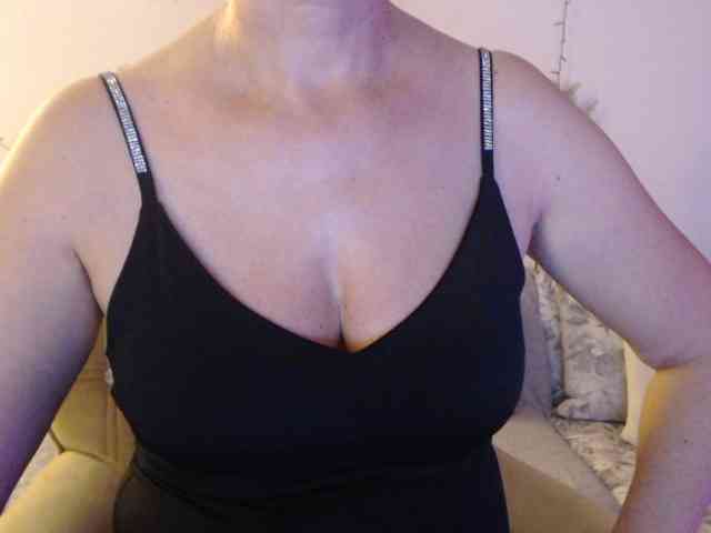 goodSnowQueen webcam