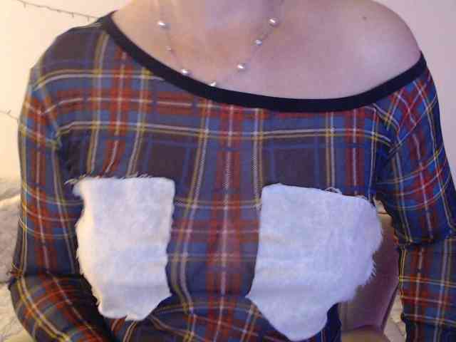 goodSnowQueen webcam