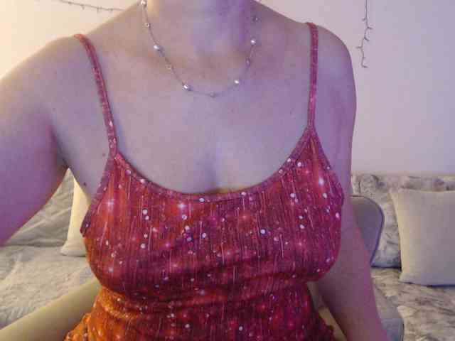 goodSnowQueen webcam