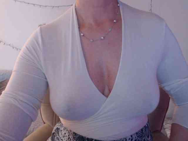 goodSnowQueen goodSnowQueen