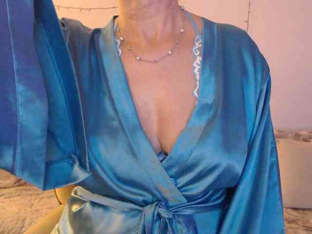 goodSnowQueen webcam