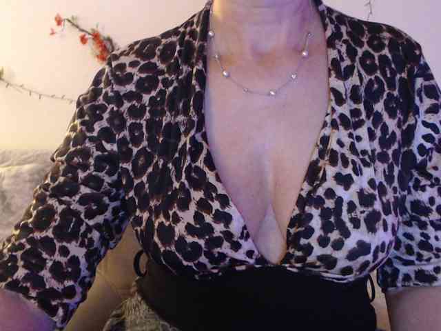 goodSnowQueen webcam