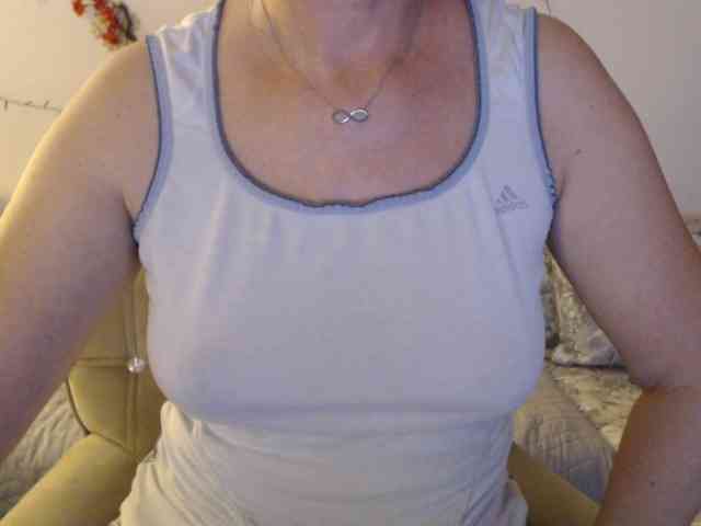 goodSnowQueen webcam