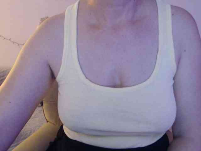 goodSnowQueen webcam