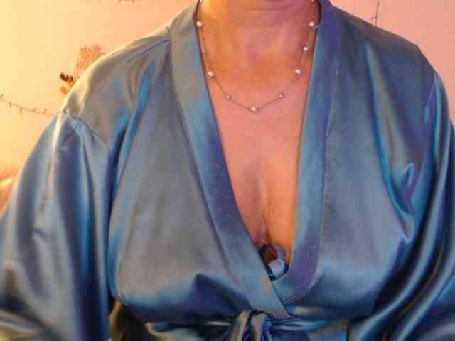 goodSnowQueen webcam