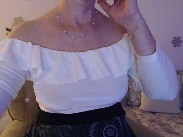 goodSnowQueen goodSnowQueen