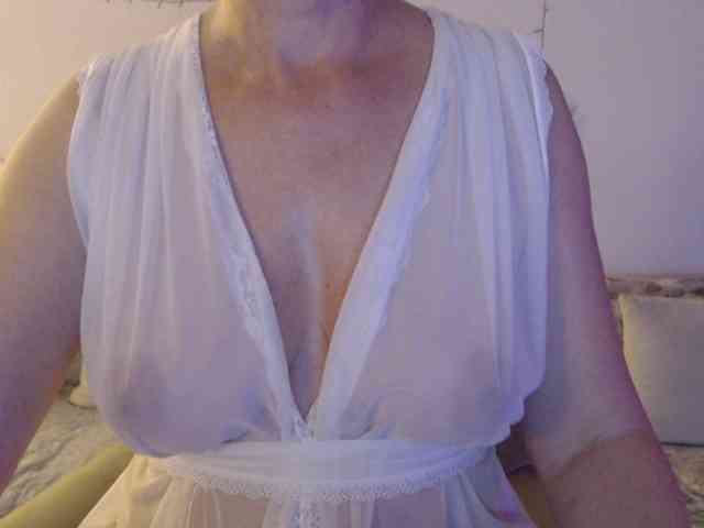 goodSnowQueen webcam