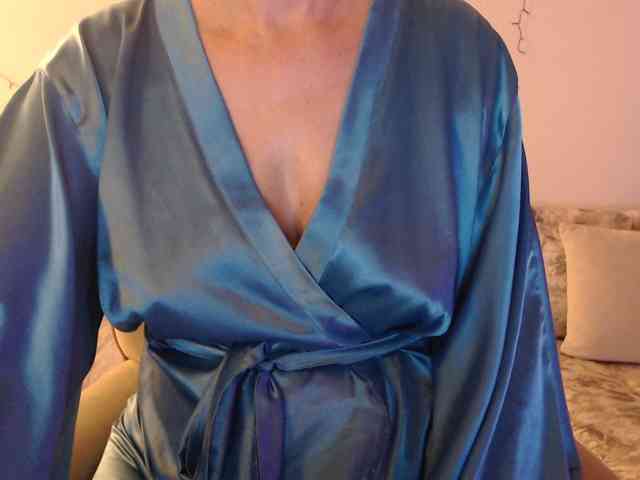 goodSnowQueen webcam