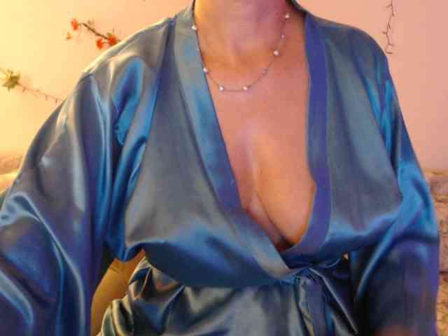 goodSnowQueen webcam