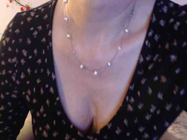 goodSnowQueen webcam