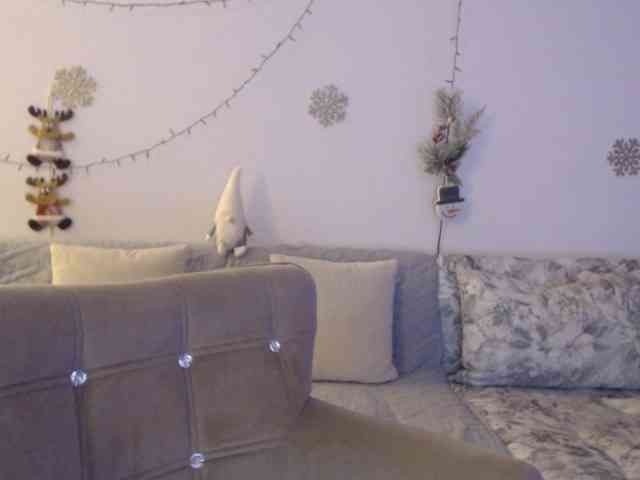 goodSnowQueen webcam