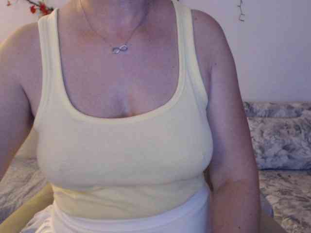 goodSnowQueen webcam