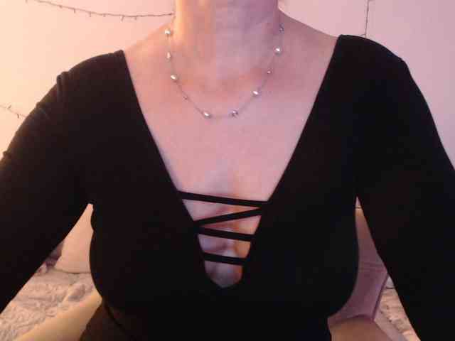 goodSnowQueen webcam