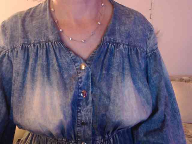 goodSnowQueen webcam