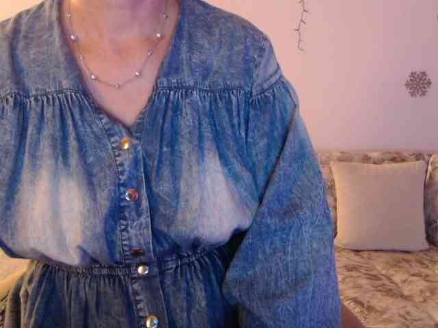 goodSnowQueen webcam