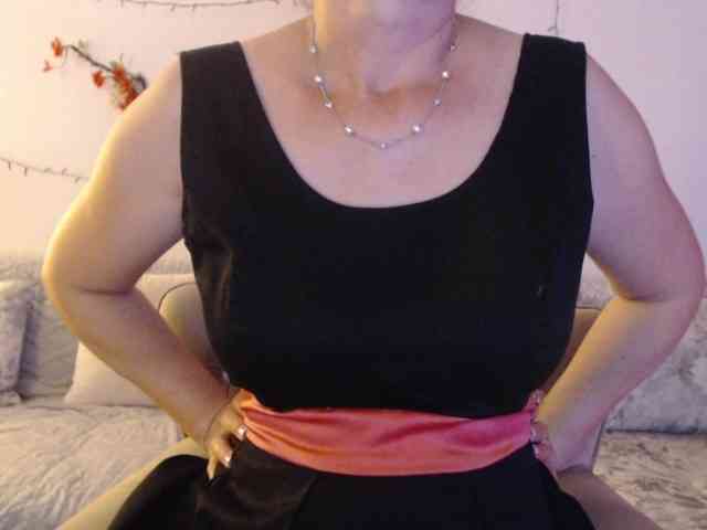 goodSnowQueen webcam