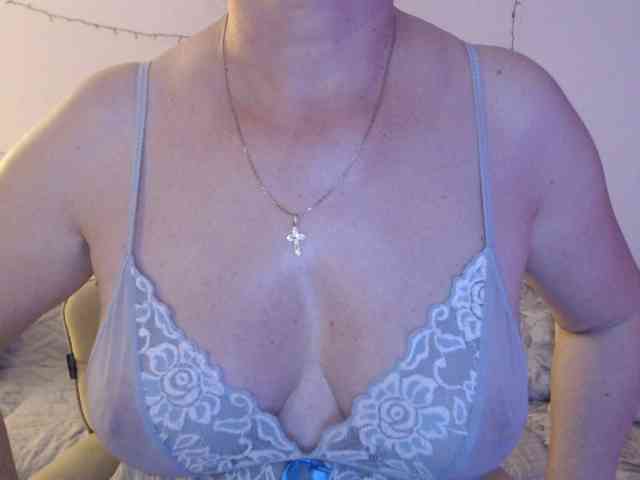 goodSnowQueen webcam