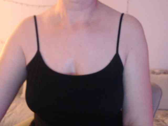 goodSnowQueen webcam