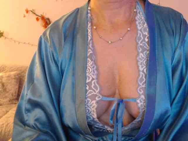 goodSnowQueen webcam
