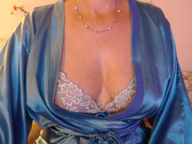 goodSnowQueen webcam