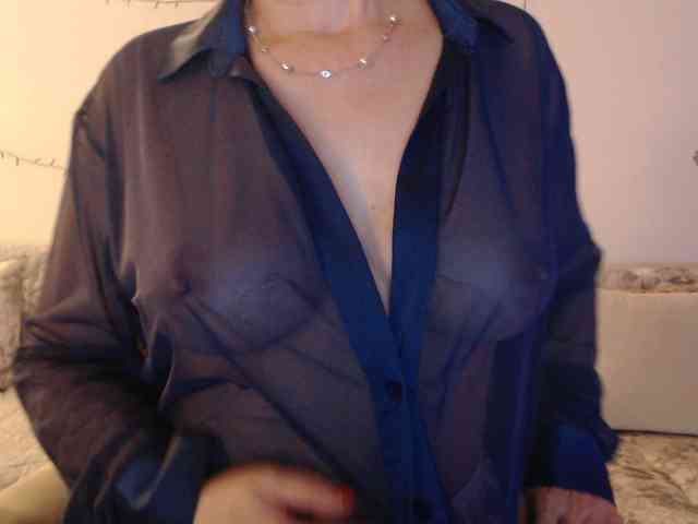 goodSnowQueen webcam